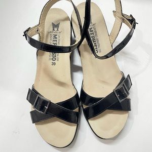 Mephisto size 39 = 8.5 black nanette sandal